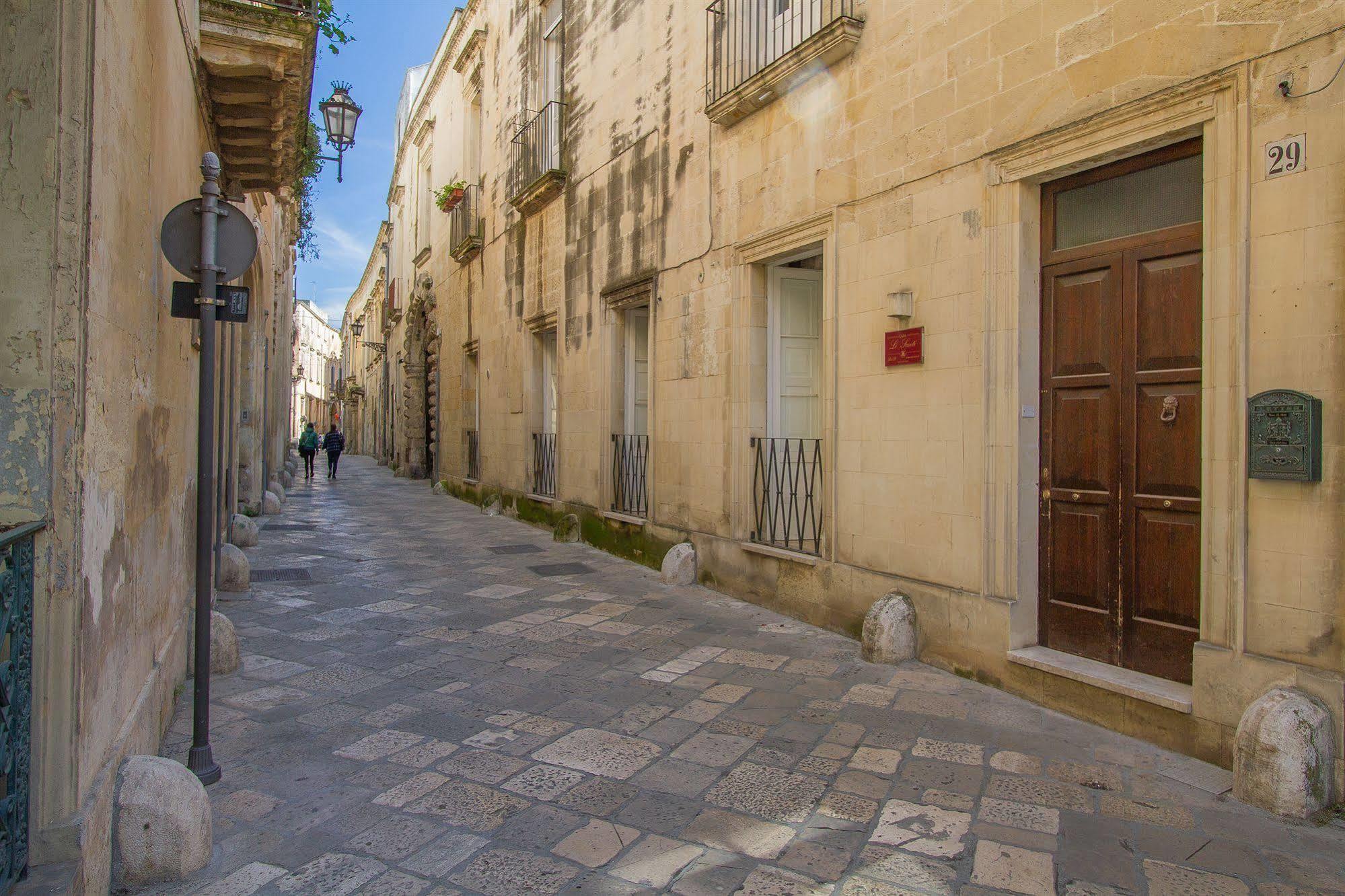 B&B Casa Li Santi Lecce Buitenkant foto