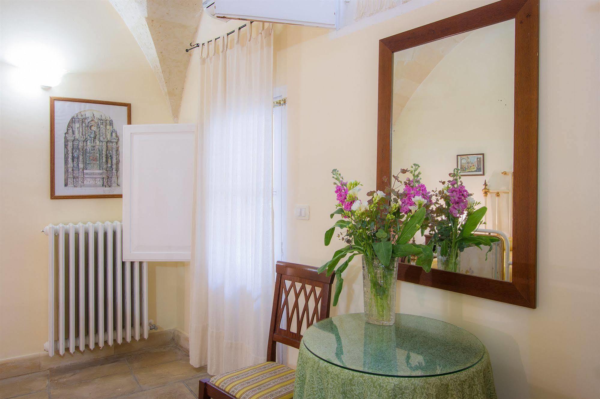 B&B Casa Li Santi Lecce Buitenkant foto