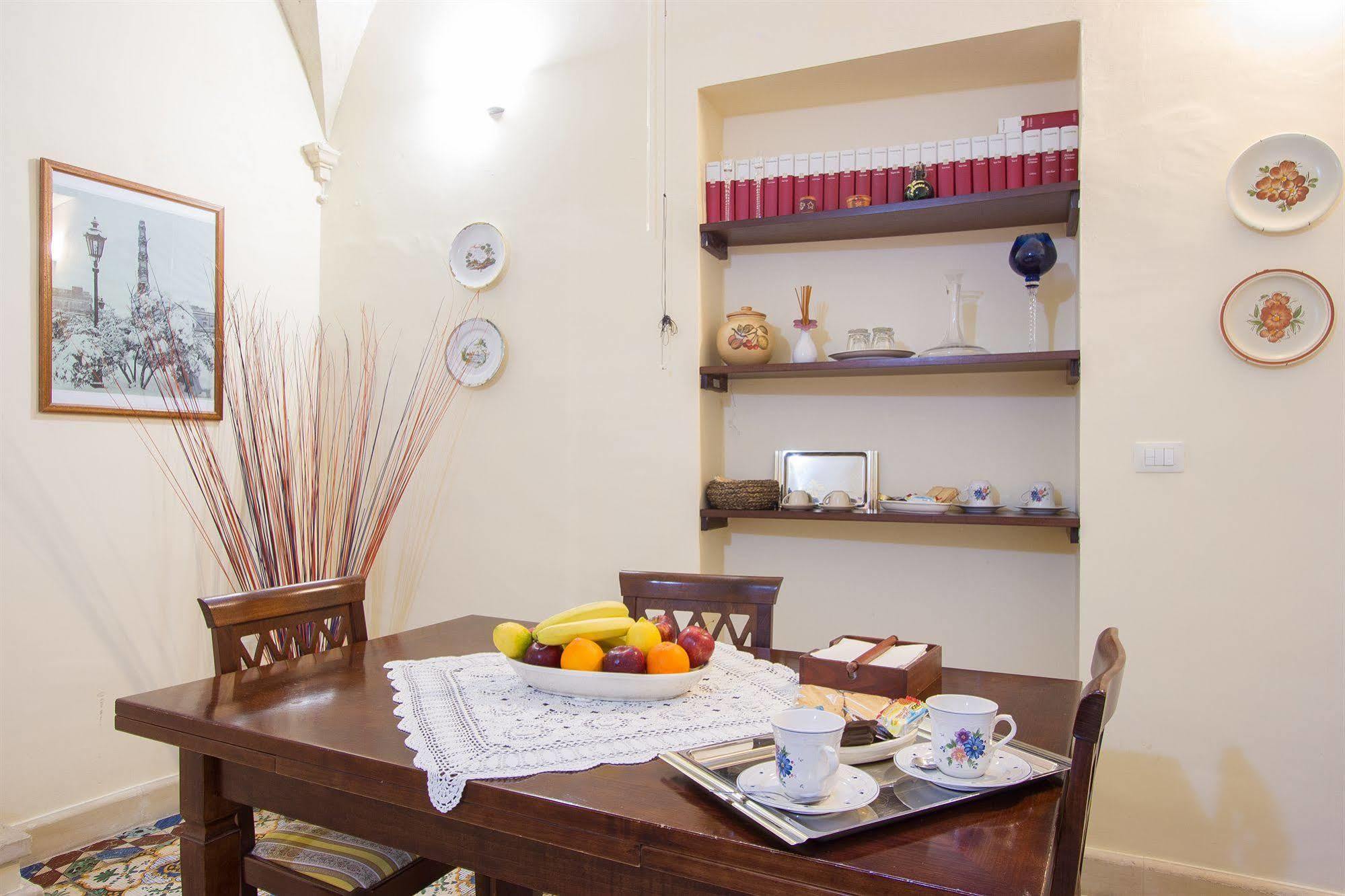 B&B Casa Li Santi Lecce Buitenkant foto