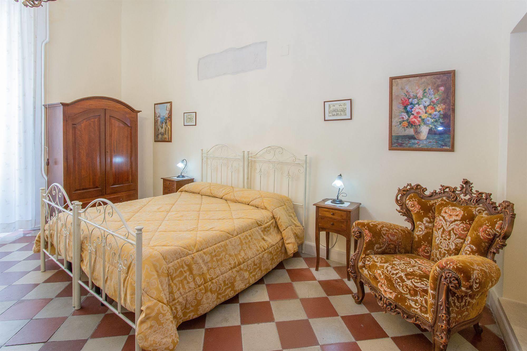 B&B Casa Li Santi Lecce Buitenkant foto
