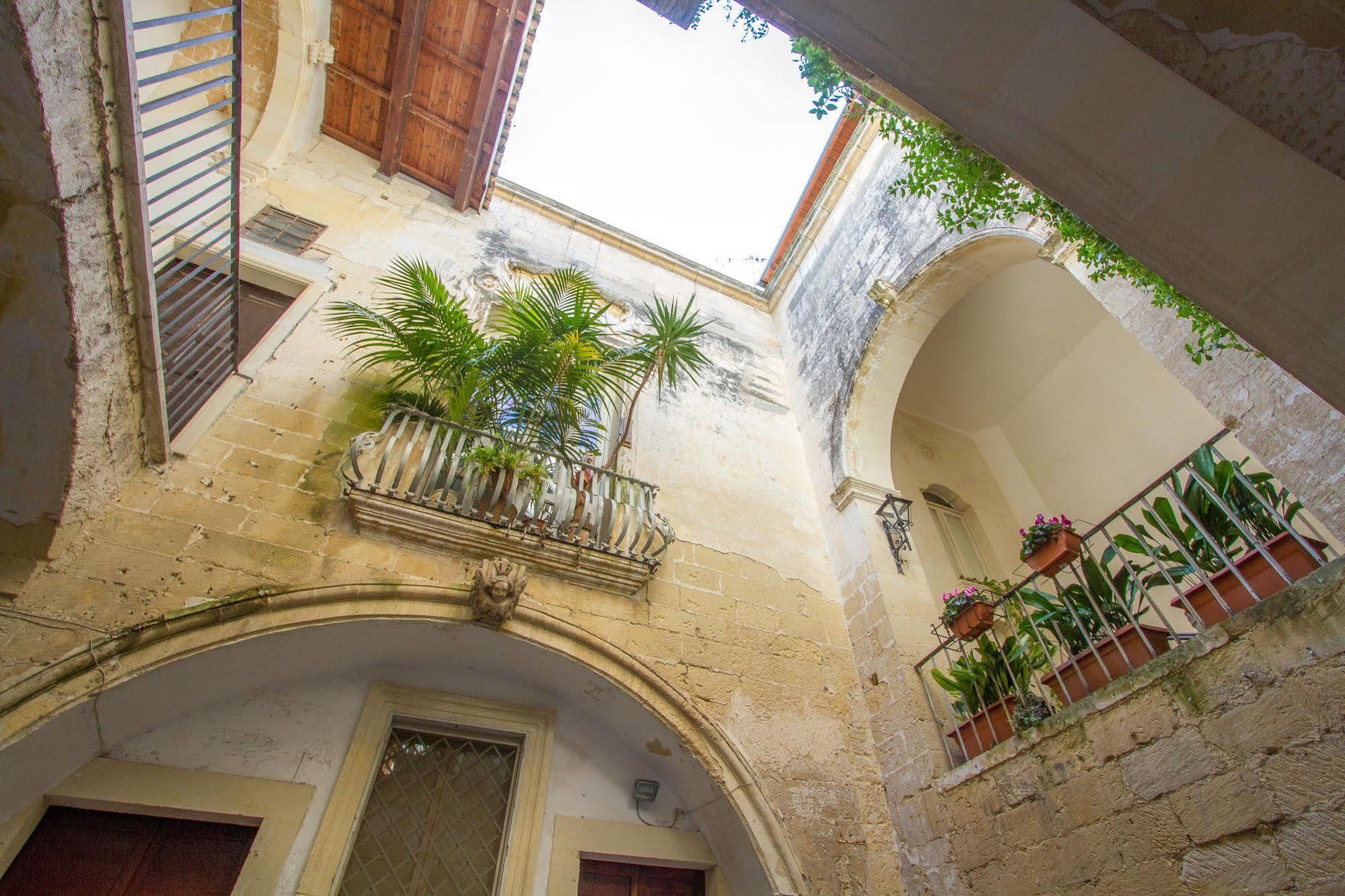 B&B Casa Li Santi Lecce Buitenkant foto