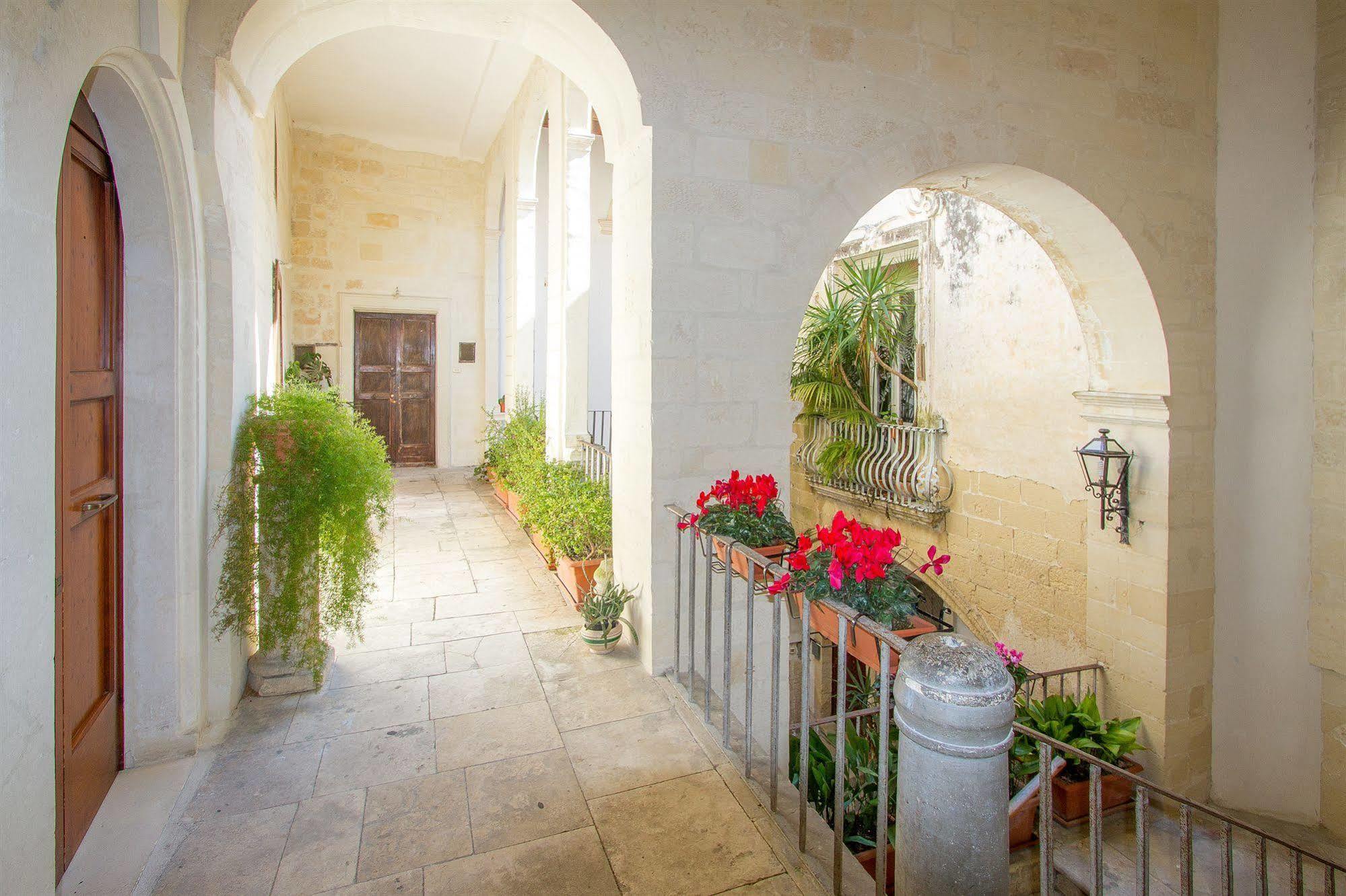 B&B Casa Li Santi Lecce Buitenkant foto